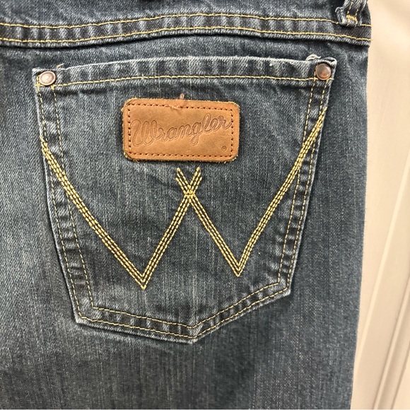 Wrangler Retro Men’s Relaxed Straight Jeans Size 34x30 Dark Blue Wash Cotton EUC - Picture 7 of 9